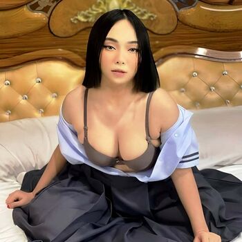 Ahri Suu