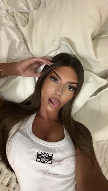 Amber Kayrouz