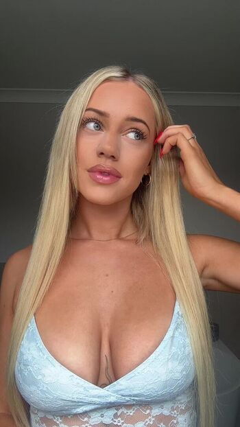 Amelia Hinton-White