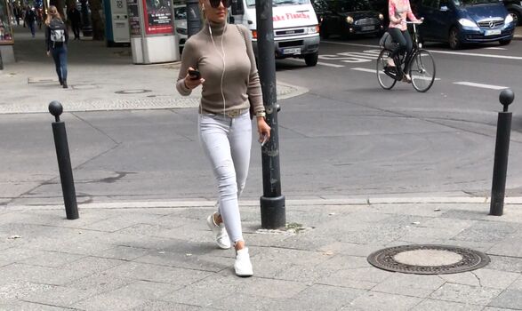 CANDID Boobs