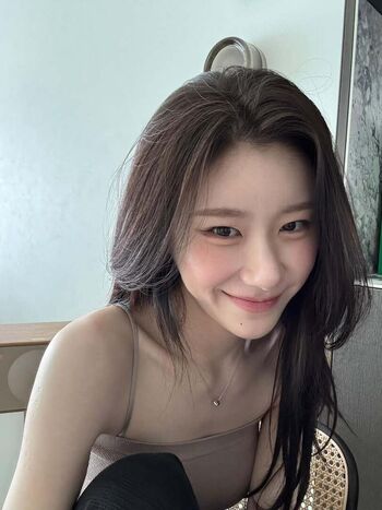 Full leaked Chaeryeong page private onlyfans photo