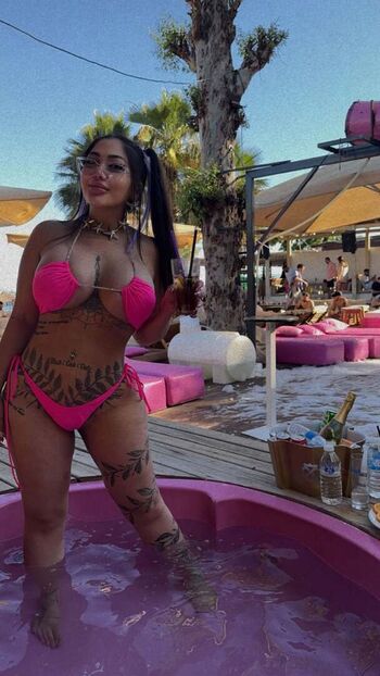 Full leaked Cikolatabetter private onlyfans photo