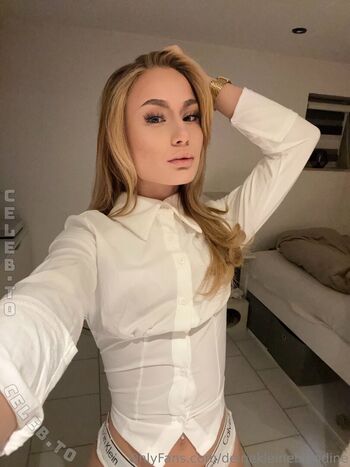 Full leaked Deinekleineblondine page private onlyfans photo