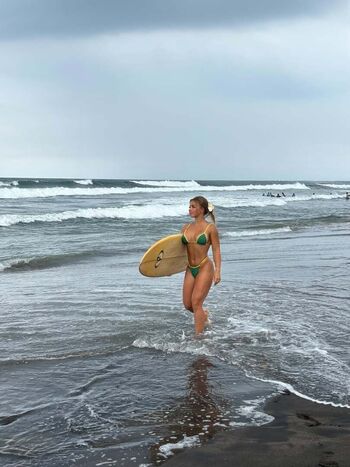 Full leaked Flavievaia tablondinette page private onlyfans photo