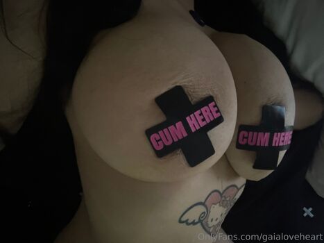 Full leaked Gaialoveheart page private onlyfans photo