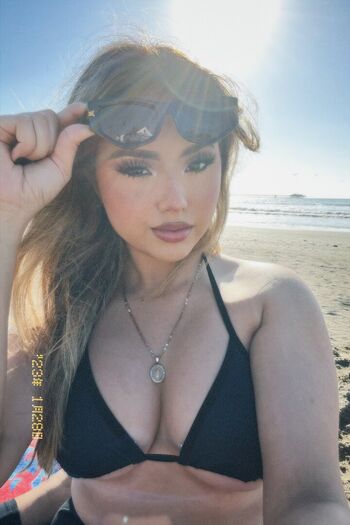 Gisselle Next Door