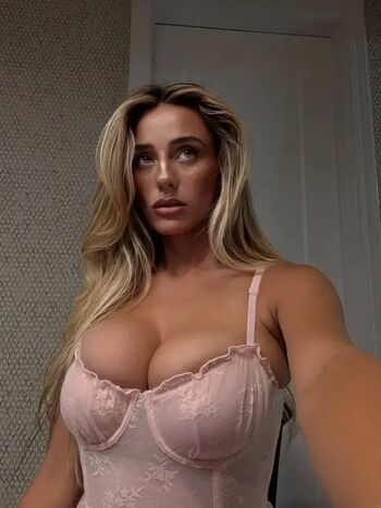 Full leaked Hadelinemope private onlyfans photo