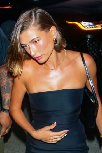 Full leaked Hailey baldwin bieber private onlyfans photo