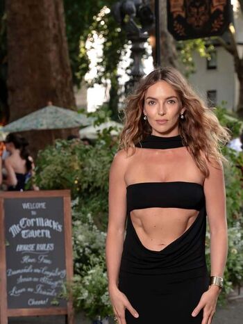 Full leaked Jodie comer private onlyfans photo