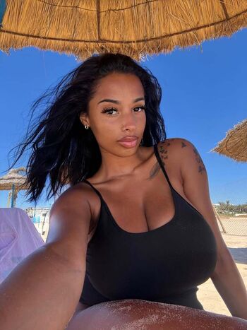 Full leaked Kadelle samuals private onlyfans photo