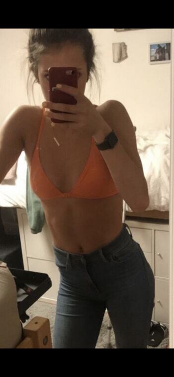 Lexie Hull