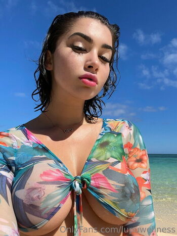 Full leaked Betzz/ private onlyfans photo
