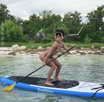 Full leaked Logan browning page private onlyfans photo
