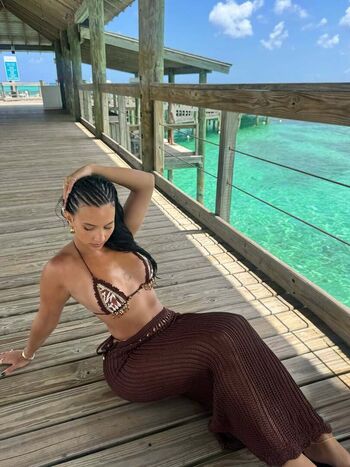 Full leaked Lynn kainoa private onlyfans photo