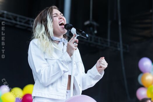 Full leaked Miley cyrus private onlyfans photo