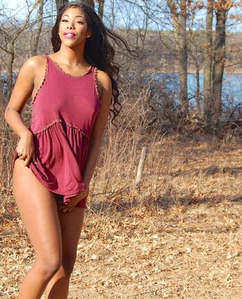 Naomi Simone