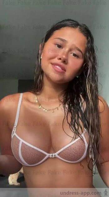 Nathalia Costa