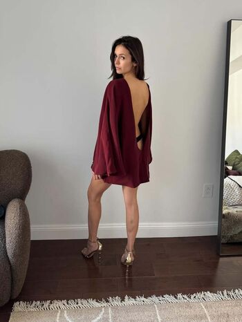 Nina Dobrev