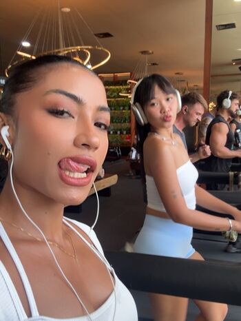Full leaked Okyyoliviaa private onlyfans photo