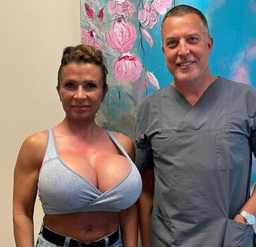 Full leaked Queenmuscleboobs private onlyfans photo