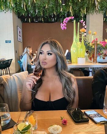 Full leaked Reneesouv realtor private onlyfans photo
