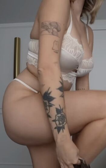 Full leaked Romyreiner private onlyfans photo