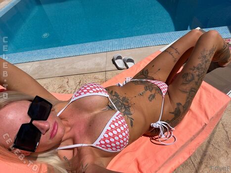 Full leaked Tiiiffy private onlyfans photo