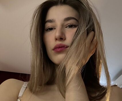 Victoria Houston