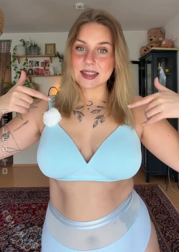 Full leaked Viky kid page private onlyfans photo