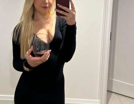 Full leaked Alina pivovar/ private onlyfans photo