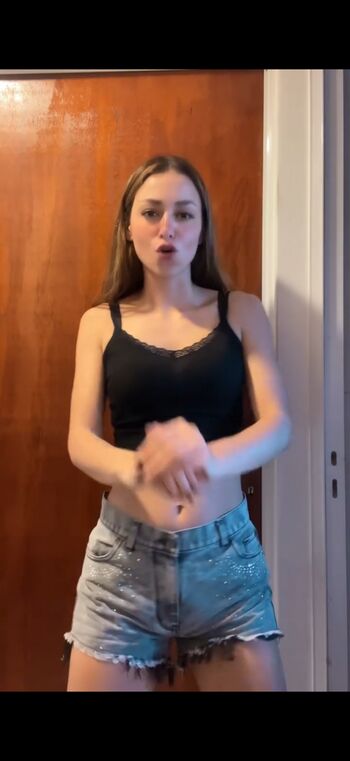 Full leaked Katieleigh/ private onlyfans photo