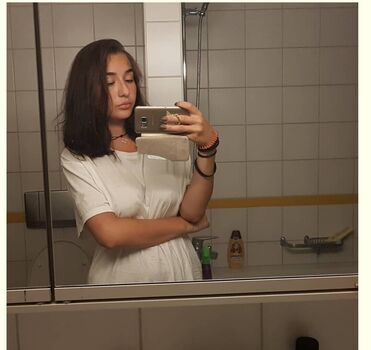Full leaked Aimzatchu / private onlyfans photo