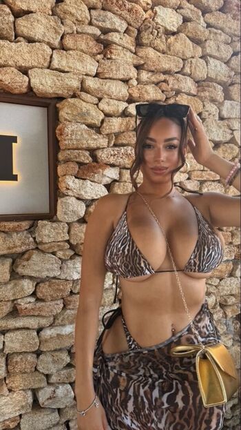 Full leaked Hen party/ private onlyfans photo