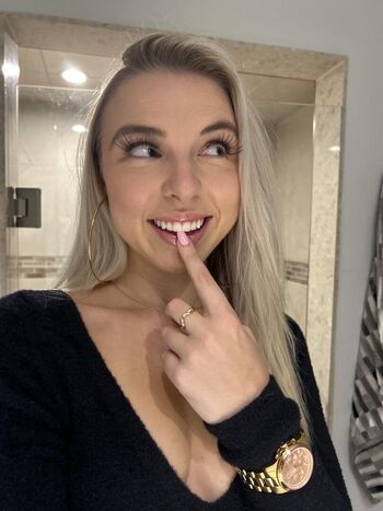 Full leaked Lilizz/ private onlyfans photo