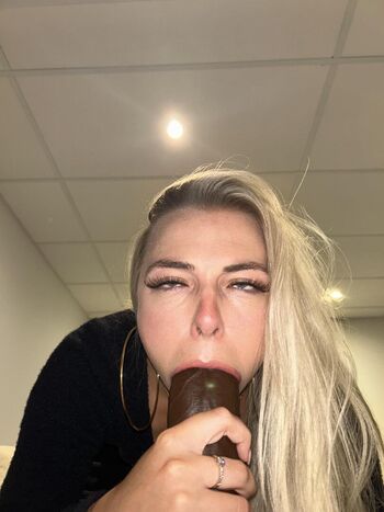 Full leaked Littlesiha/ private onlyfans photo