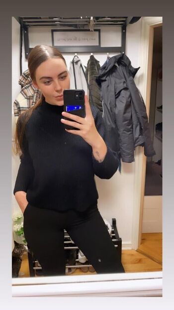 Full leaked Lunnamoretti/ private onlyfans photo