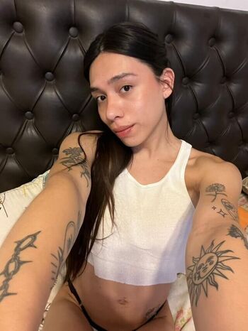 Full leaked Zaramyles private onlyfans photo