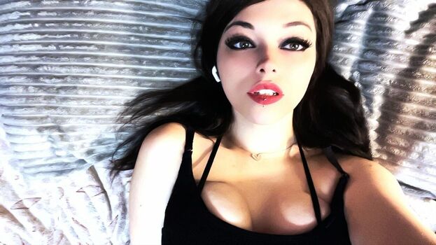 zomb1e_tramp